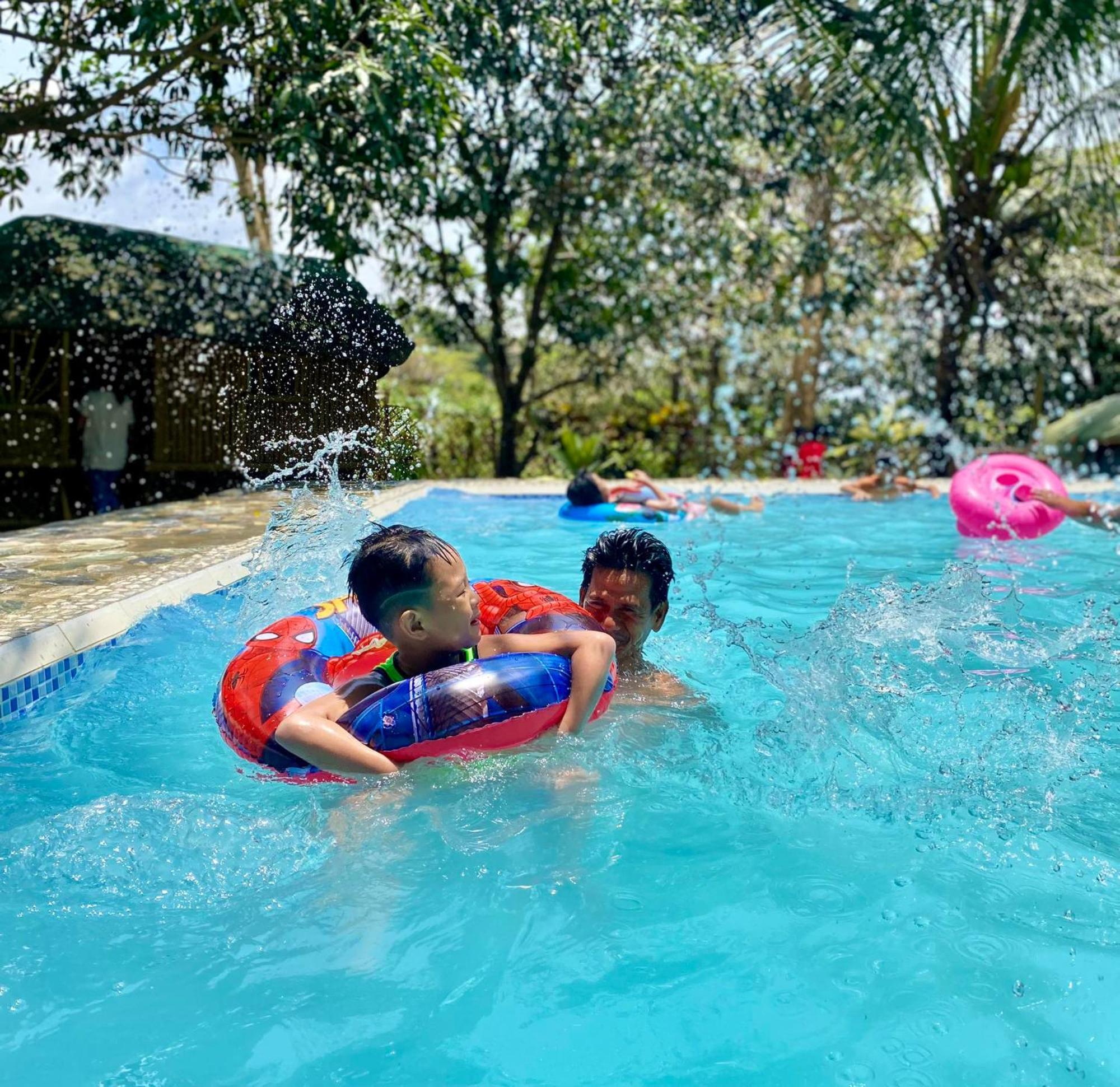 Rea'S Bamboo Resort Gabaldon Luaran gambar